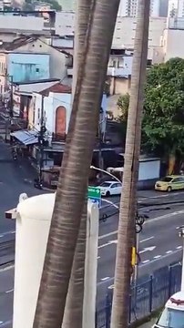 Intensa troca de tiros acorda moradores no Morro do São Carlos, em Rio Comprido