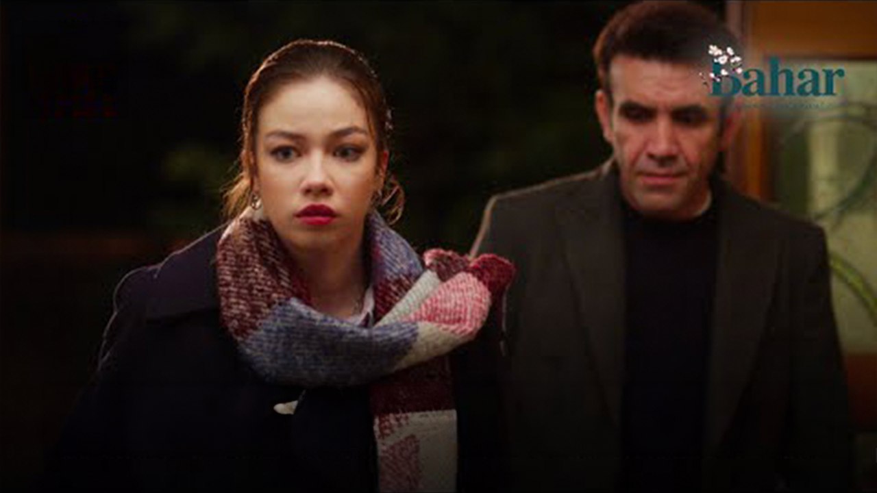 Bahar 31. bölümden ilk fragman yayınlandı: Timur, Efsun'la beraber olmuş! T24 Video Show TV'de ekrana gelen Bahar dizisinin 31. bölümden ilk fragman yayınlandı. Demet Evgar'ın başrolünü üstlendiği Bahar’ın yeni bölümü  14 Ocak Salı akşamı saat 20.00’de iz