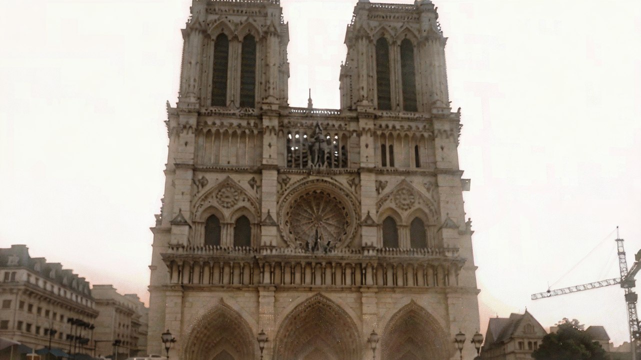 Notre-Dame de Paris : le phénomène de l'engouement populaire
