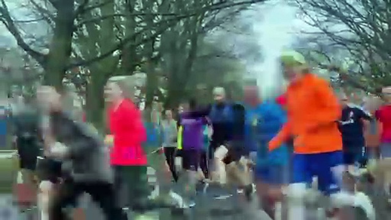 Hundreds dodge puddles and mud during New Years Day parkrun at Woodhouse Moor in Leeds