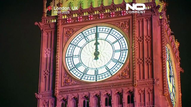 NO COMMENT: Las celebraciones de Año Nuevo tiñen el cielo nocturno de Europa de luz y color