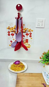 Wall mounted rotating hooks