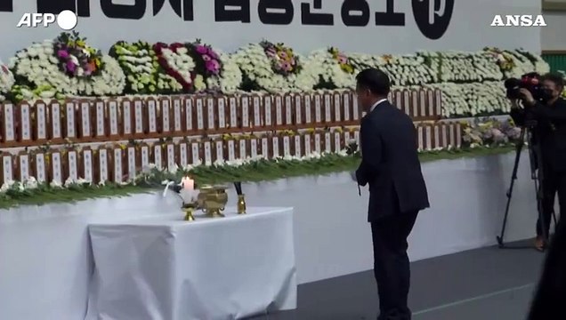 Corea Sud, l'omaggio del presidente ad interim alle vittime dell'incidente aereo