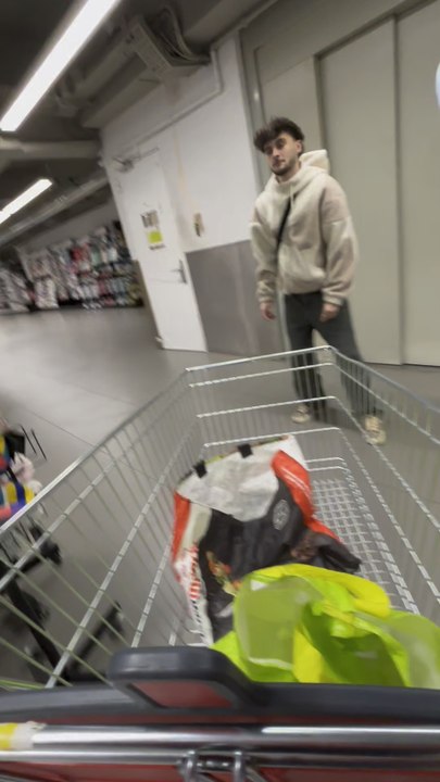 Impossible de faire les courses avec lui 😭