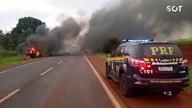 Três veículos se envolvem em grave acidente na BR-369, em Juranda