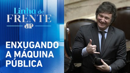 Milei proíbe novas contratações no setor público da Argentina | LINHA DE FRENTE