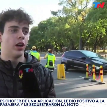 Multaron y le retuvieron la moto a un chofer de aplicación por el positivo de su pasajera en alcoholemia