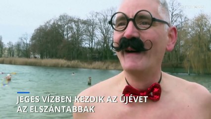 Jeges vízben kezdik az újévet az elszántabbak