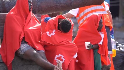 Dos personas fallecidas en el primer cayuco que llega a Canarias en 2025.