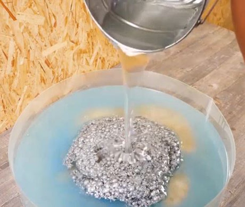 Wood and metal harmony! DIY table that wows!