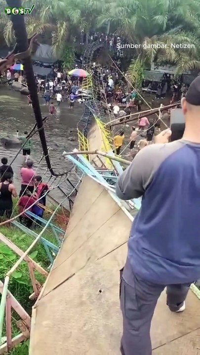8 Wisatawan Terluka Saat Liburan Tahun Baru Akibat  Jembatan Gantung Batu Pepeh Ambruk