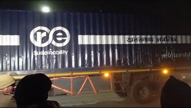 पुलिस सुरक्षा में पीथमपुर के लिए निकले 12 कंटेनर, 337 मीट्रिक टन कचरा ले जाने बना ग्रीन कॉरिडोर