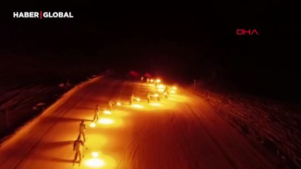 Kayak hocaları meşalelerle harikalar yarattı