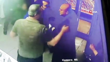 Bursa'da çocuklarının yanında diş hekimini bıçaklayan anne tutuklandı