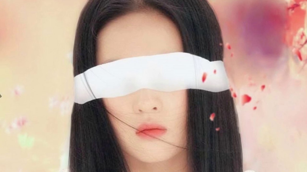The Return of the Condor Heroes Little Dragon Maiden Long'er got her eyes covered by cloth 神鵰俠侶 - 電視 Liu Yifei  刘亦菲