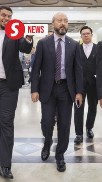 High Court grants Mukhriz challenge against LHDN tax notices