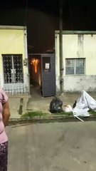 Incêndio deixa residência destruída no Jacintinho