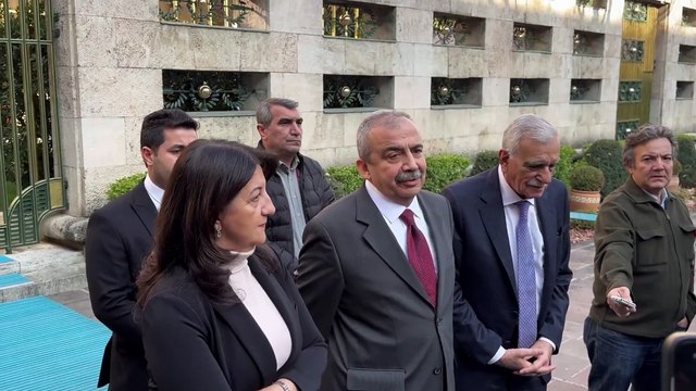 🔴DEM Parti'nin İmralı heyetinde yer alan Pervin Buldan ve Sırrı Süreyya Önder, Ahmet Türk ile birlikte TBMM'de Numan Kurtulmuş ile görüştü. 🔴Önder, 45 dakika süren görüşme sonrası, “Görüşme iyi geçti, umutluyuz tabii ki. Yaptığımız görüşme hakkında bi
