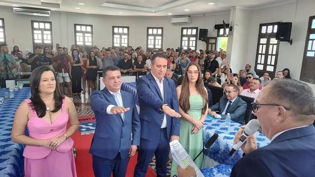 Luiz Claudino se emociona durante posse: “Serei prefeito de todos de São João do Rio do Peixe”