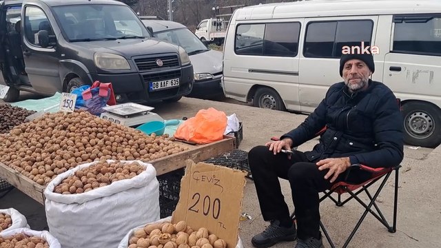 Pazarcılar isyan etti: Ekonomik kriz benim satışıma göre var!