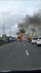 Volta para casa: carro pega fogo na BR-324 sentido Salvador