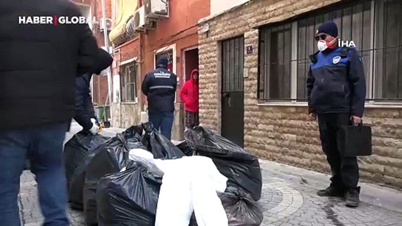 Kötü koku nedeniyle şikayet edildi, tam 4 kamyon çöp çıktı