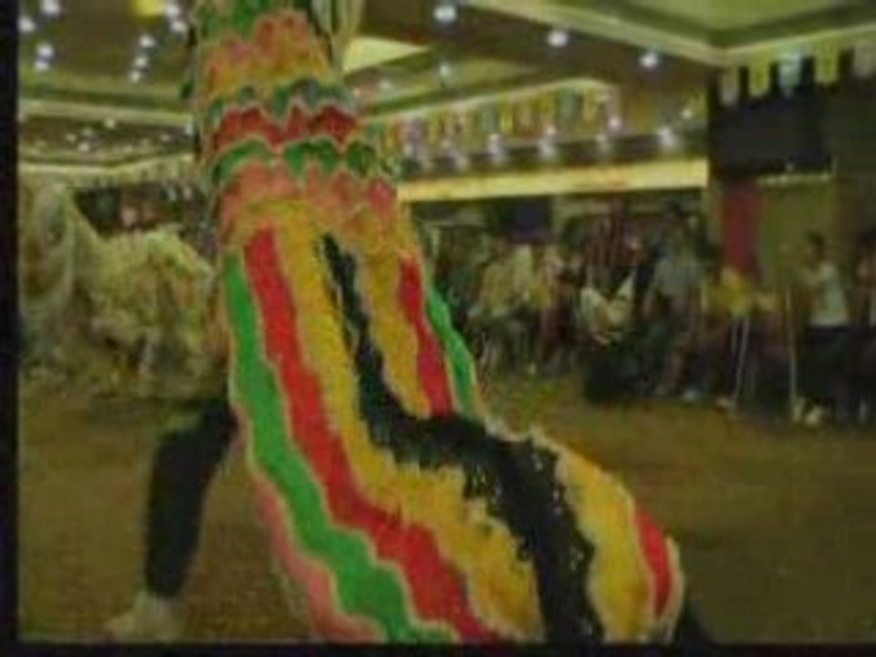 Human Mobile Stage 32, 2008 Chau Biu Banquet. Lion Dance
