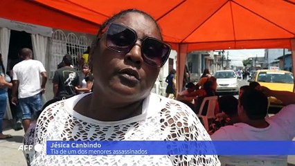 Adolescentes apreendidos por soldados e encontrados mortos são velados em Guayaquil