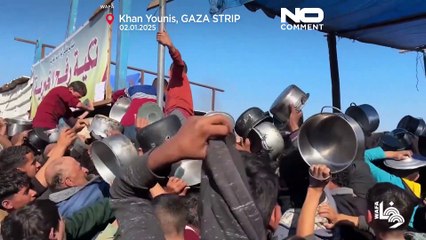 لحظات مريرة في غزة: تدافع الجائعون على كشك طعام في خان يونس وسط أزمة حادة