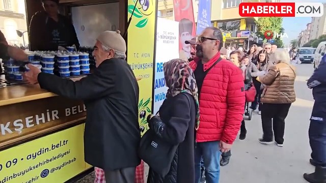Aydın Büyükşehir Belediyesi'nden Nazillili Vatandaşlara Kandil Helvası İkramı