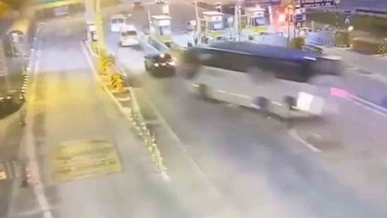 Vakava Onnettomuus Thaimaassa: Venäläisturistit Loukkaantuvat Vakavasti 🚑