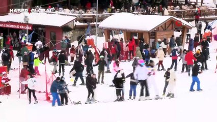 Uludağ'ın acemi kayakçıları: Dolu pistlerde gülümseten anlar