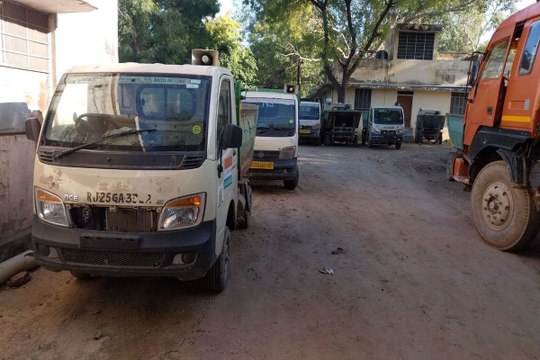 swm: आधे से ज्यादा ऑटो टिपर खराब, नगरपरिषद के जिम्मेदार बेपरवाह