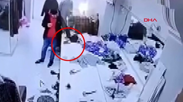 Terzide önce çayını içti sonra cep telefonu çaldı