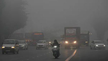 दिल्ली-NCR में कोहरे-प्रदूषण का डबल अटैक! UP में हड्डियां कंपा देने वाली ठंड