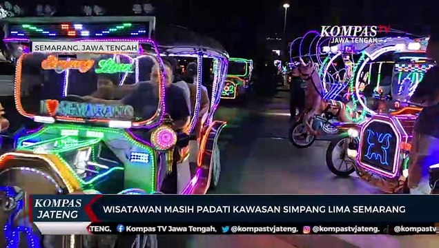 Wisawatan Masih Padati Kawasan Simpang Lima Semarang
