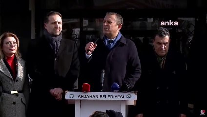 Özgür Özel'den sefalet zammı isyanı: 14 bin lira emekliyi aç bırakma zammıdır!