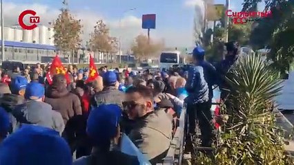 Patron grev yapan emekçinin karşısında mangal yaktı