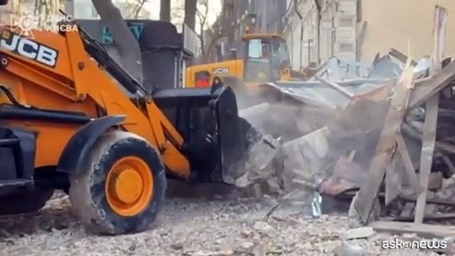 Ucraina, le immagini dopo l'attacco russo su Kiev: almeno due morti