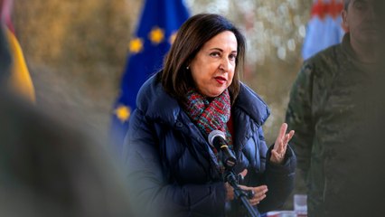 Margarita Robles le entrega su apoyo a Carlos Cuerpo