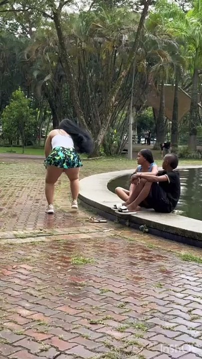 Las pelotas falsas parte3😂#funny #bromas #humor #video #viralvideo #shortvideo #short #shorts