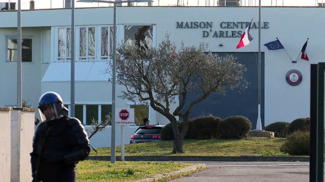 Preso toma reféns em penitenciária do sul da França