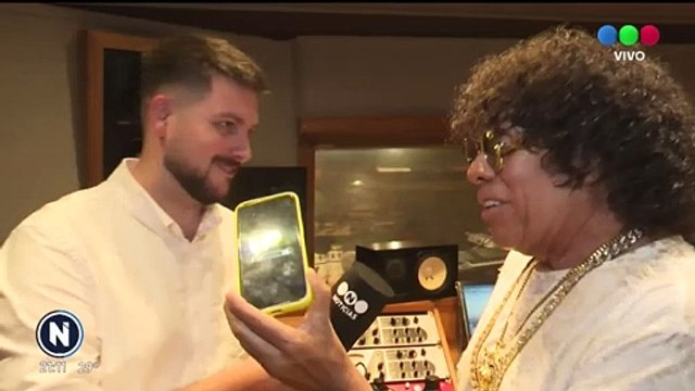 La Mona invitó a cantar a J Balvin (Video: Gentileza Telefe Noticias Córdoba)