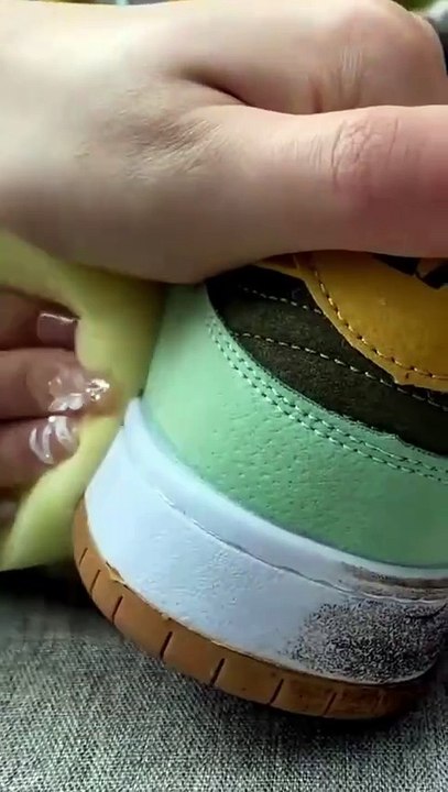 Magic shoe Cleaner! Winning products get yours now :  https://technoant.co/products/shoe-cleaning-cream-with-sponge?ref=MDAUD