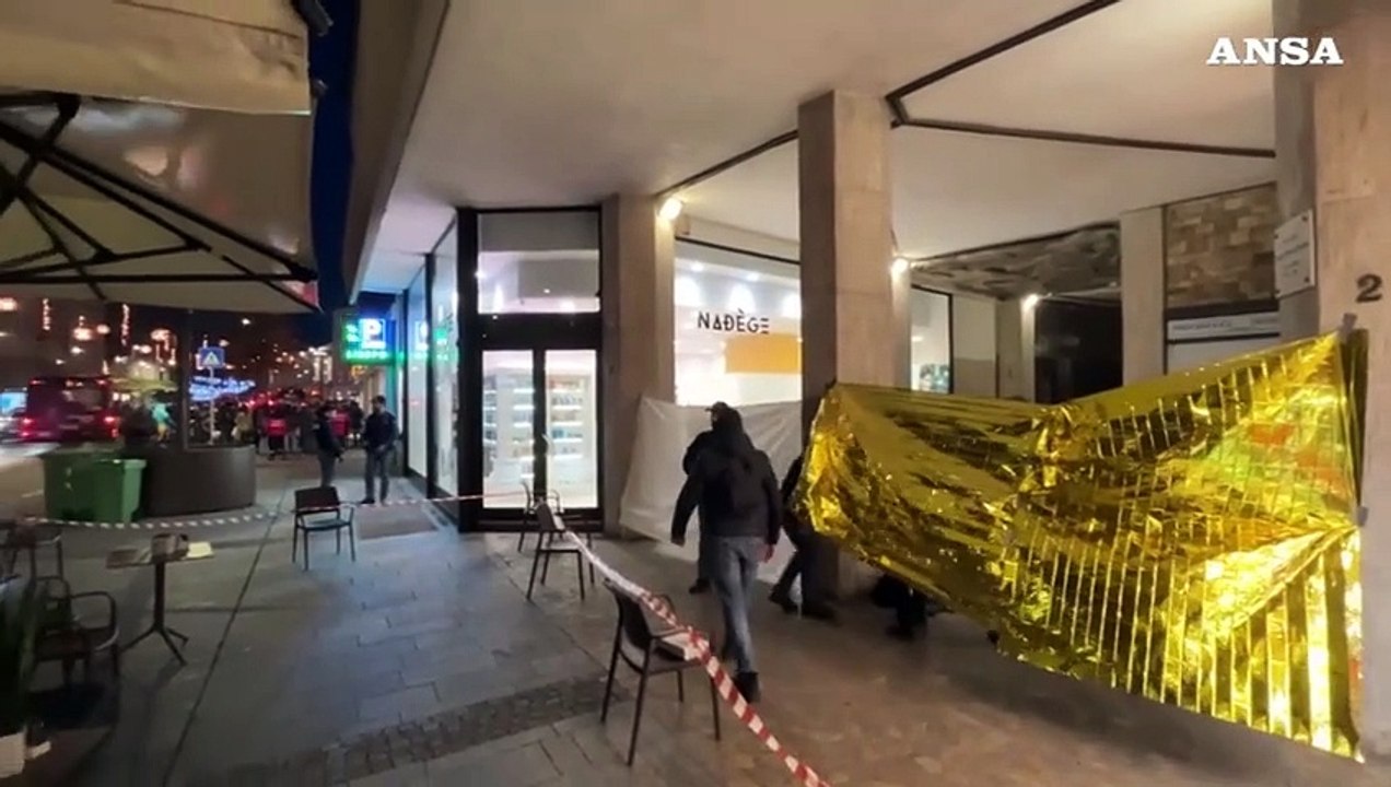 Uomo accoltellato a morte in pieno centro a Bergamo
