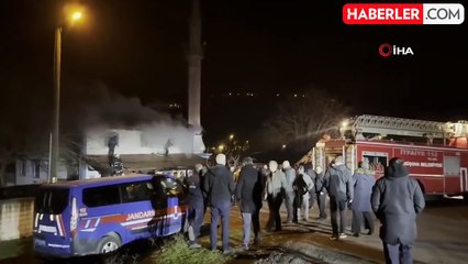 Düzce'deki Ahşap Cami Yangını Kısa Sürede Kontrol Altına Alındı