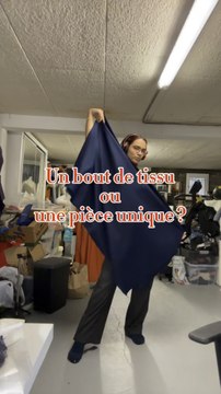 Alors ? Un bout de tissu ou une pièce unique ? ✨ Des créations uniques et sur mesure avec des tissus upcyclés ! C’est ce que je réalise tous les jours dans mon atelier 😊 Alors abonne toi pour ne pas rater la suite des aventures 🥰🏽