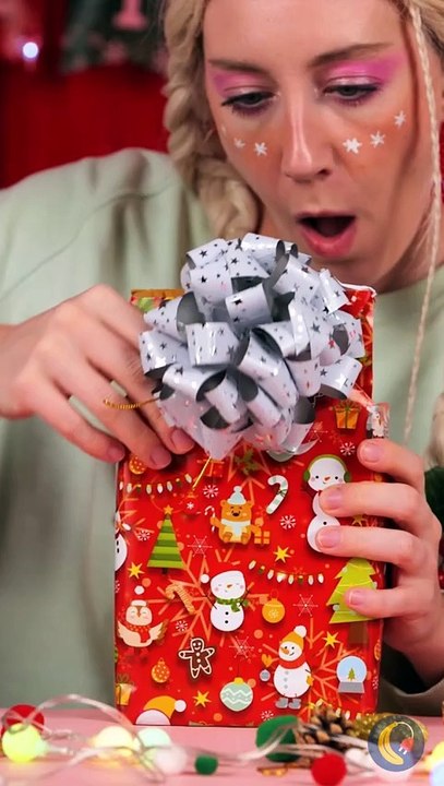 Candy from Dispenser Turns Into a Snowman! ☃️🍬 Fun Holiday DIY with Sweet Treats