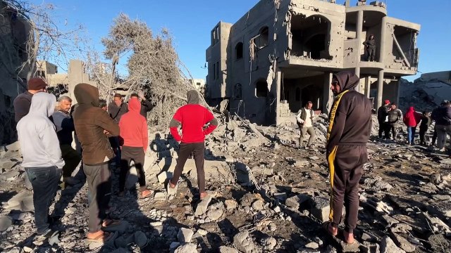 Bombardeios israelenses deixam ao menos 30 mortos em Gaza; conversas por trégua são retomadas