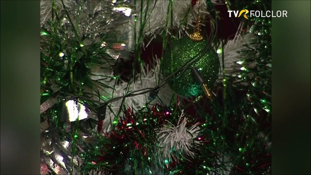 Adriana Deaconu si Mihaela Precup - Aseara pe-nserate (Popasuri folclorice - arhiva TVR)